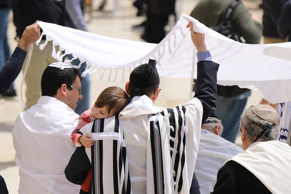 TALLIT GADOL – WHAT IT IS AND HOW TO GET THEM - INSCMagazine