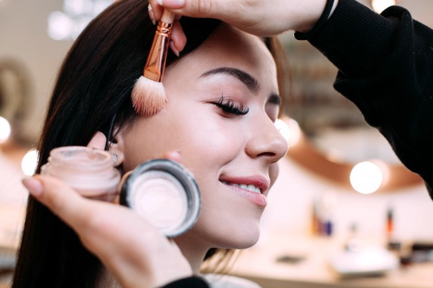 Top 5 Reasons Why You Should Start Wearing Makeup - INSCMagazine