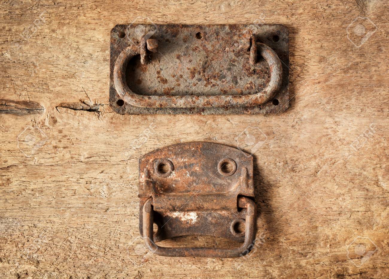 Antique Cabinet Latches. - INSCMagazine