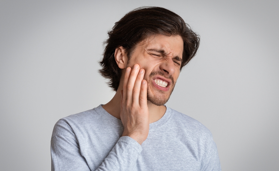 Natural Remedies for Relieving Throbbing Pain in Tooth - INSCMagazine