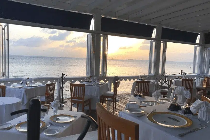 From Sea to Table: Seafood Dining Experiences of Restaurants in Isla ...