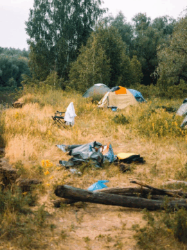 Key Features to Consider When Choosing Screw in Tent Pegs